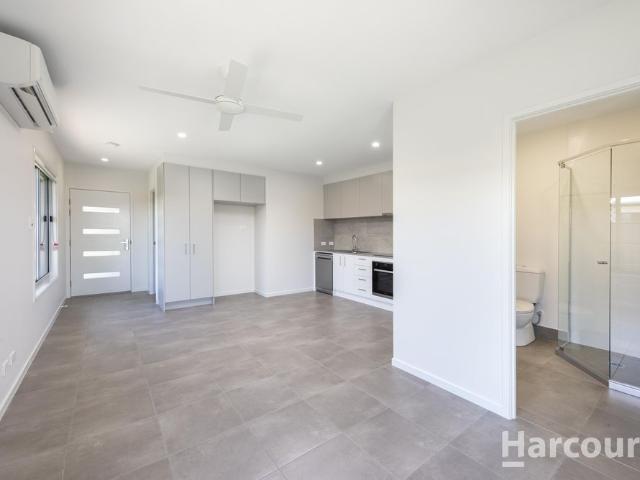 Charming 2 Bedroom Duplex in Popular Woodgate Beachside Village