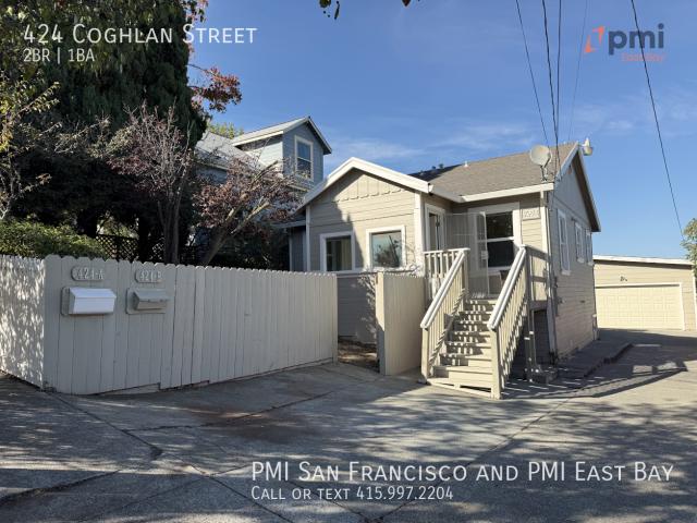 Charming 2 Bedroom Duplex with Granite Touches & Hardwood Elegance in Vallejo – 424 Coghlan Street