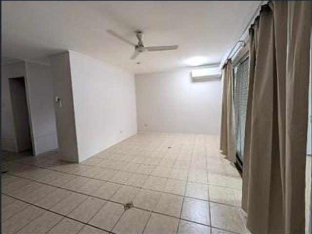 Charming 2 Bedroom Duplex with Sunroom