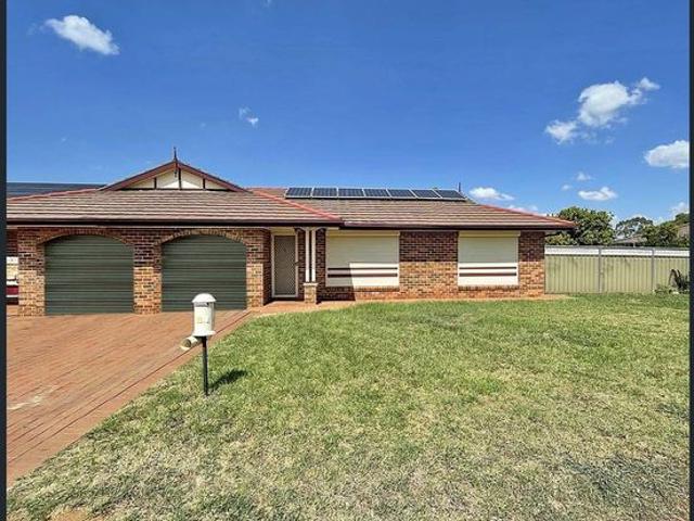 Charming 2 Bedroom Duplex