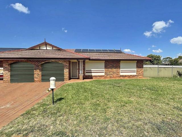 Charming 2 Bedroom Duplex