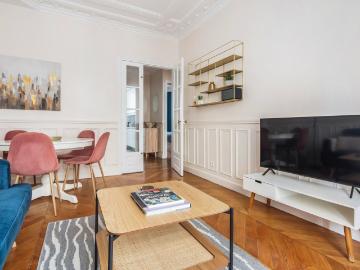 Charming 2 Bedroom Dupleix Apartment in Paris