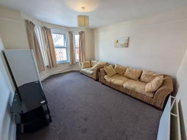Deal! 2 bedroom flat for rent in Acland Road, Bournemouth, Dor.