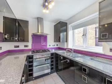 Cozy 2 bedroom flat for rent in Ashbourne Road, Tooting, CR4
