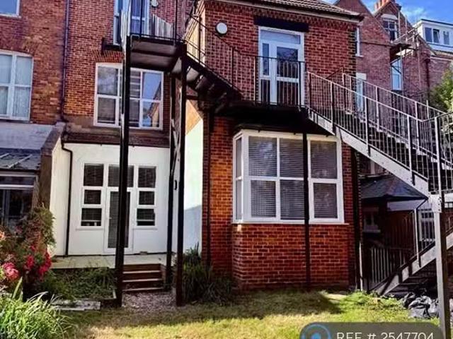 Nice 2 bedroom flat for rent in Bouverie Road West, Folkestone.