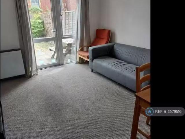 Charming 2 bedroom flat for rent in City Road, Bristol, BS2