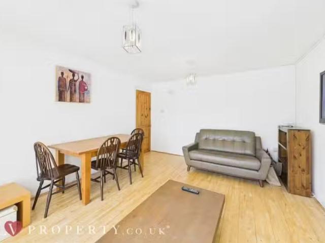 New 2 bedroom flat for rent in Friary House, Hamstead Hall Roa.