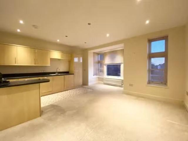 Cozy 2 bedroom flat for rent in South Street, Eastbourne, BN21