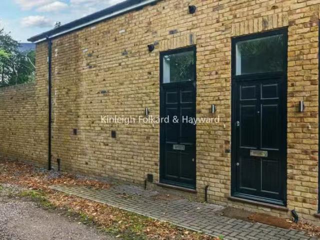 Unique 2 bedroom flat for rent in Southlands Road, Bromley, BR1