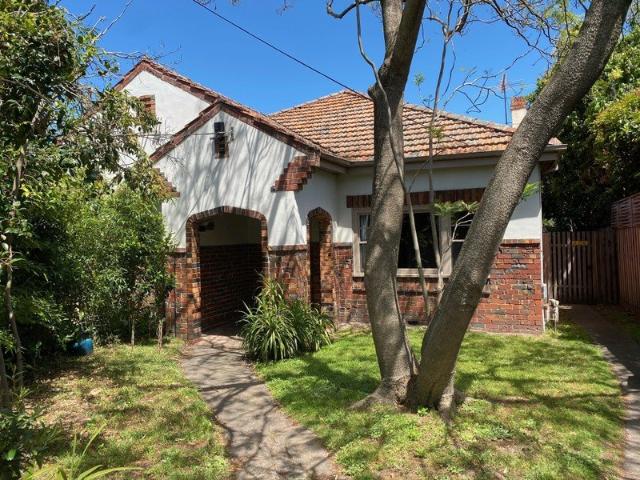 CHARMING 2 BEDROOM HOUSE