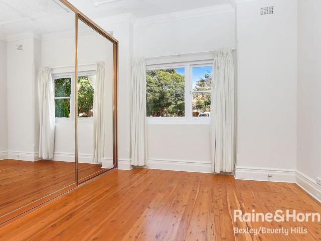 Charming 2 Bedroom House in Bexley