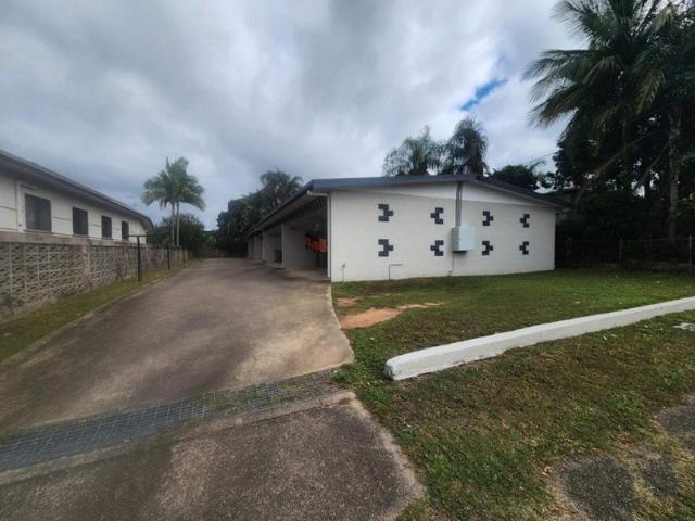 Charming 2 Bedroom House in West End