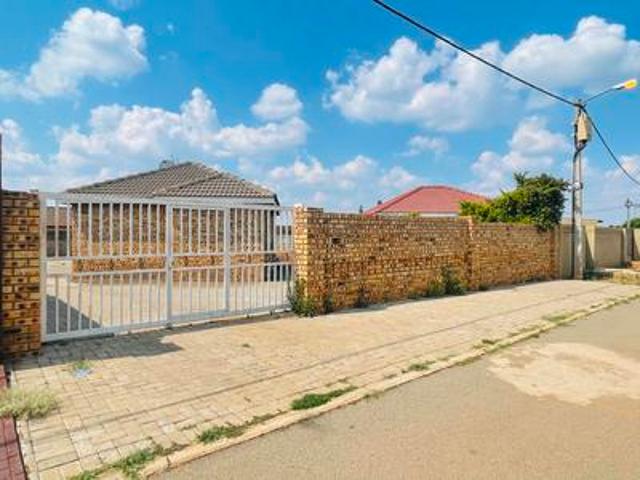 charming 2 bedroom house on the mark.