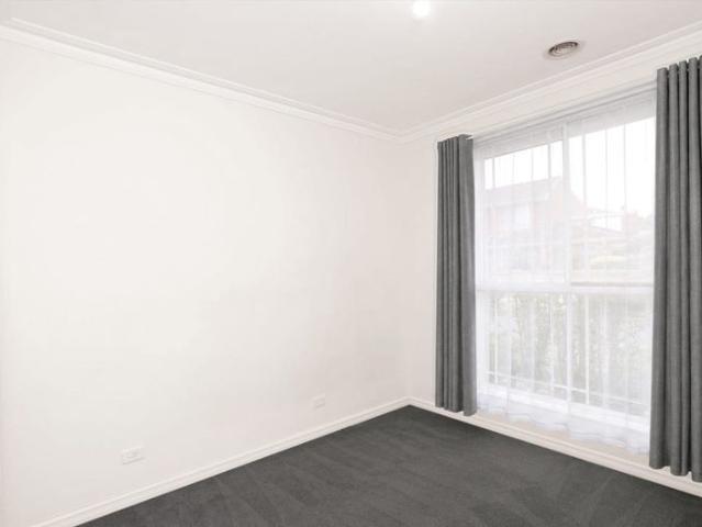 Charming 2 Bedroom Home with Modern Comforts in Thomastown