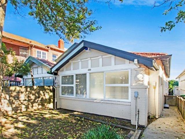 Charming 2 Bedroom Home with Courtyard & Character Features