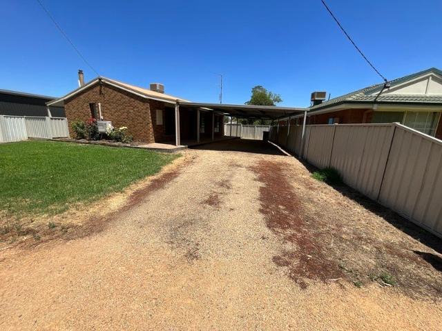 Charming 2 Bedroom Home with Expansive Backyard