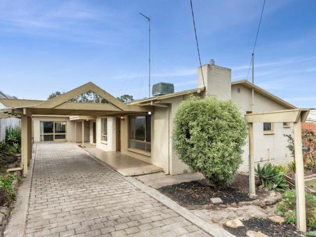 Charming 2 Bedroom Home with Rear Bungalow