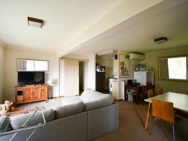 Charming 2 Bedroom Home with Stunning Estuary Views