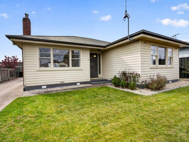 Charming 2 Bedroom Home in the Heart of Perth