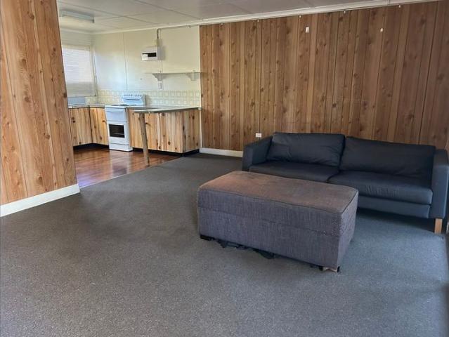 Charming 2 Bedroom Home in a Convenient Blackwater Location – Lawn Maintenance Included!