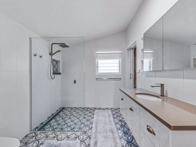 Charming 2 Bedroom Home in Bloomsbury