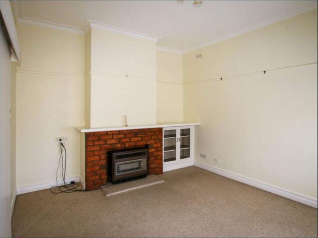 HOME IN CENTRAL MORTLAKE