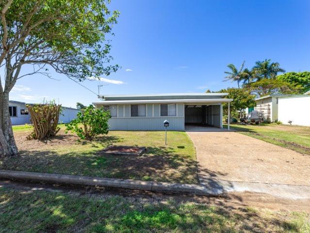 Charming 2 Bedroom Home in Prime Beachside Location