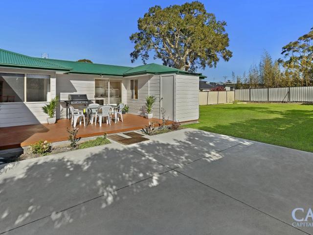 CHARMING 2 BEDROOM HOME IN PRIME COASTAL LOCATION