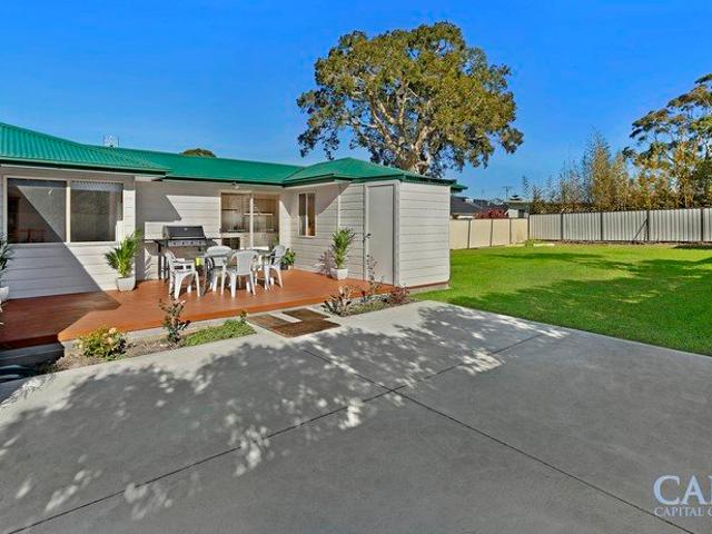 CHARMING 2 BEDROOM HOME IN PRIME COASTAL LOCATION