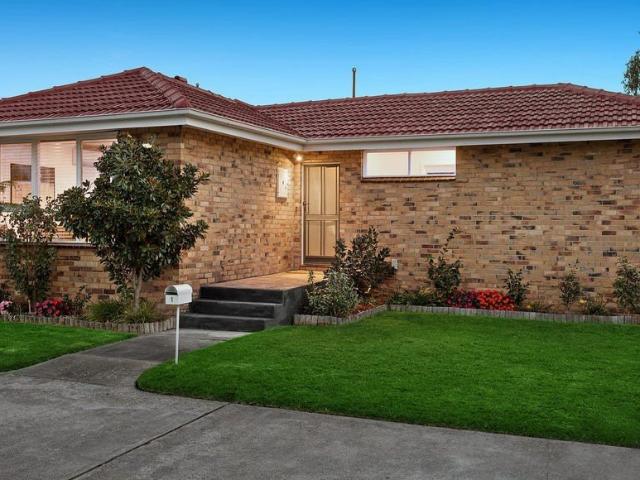 Charming 2 Bedroom Home in Prime Mordialloc Location
