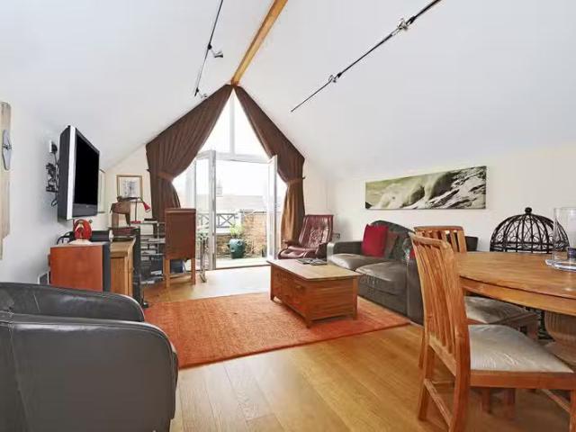 Unique 2 bedroom property to let in Westgate, St. Thomas Park.