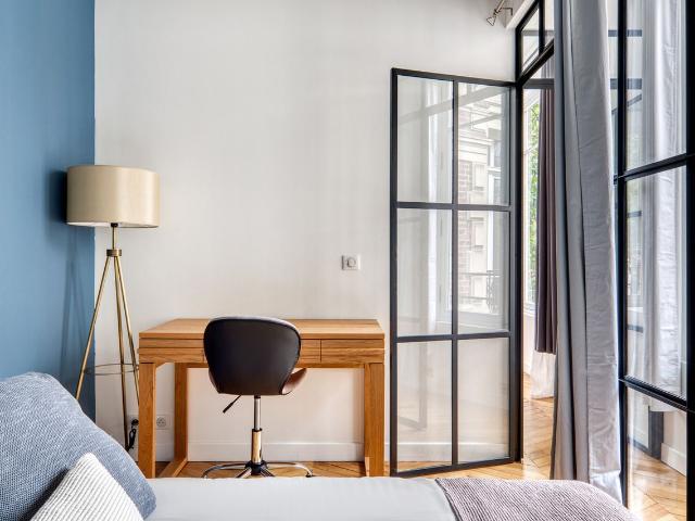 Charming 2 Bedroom Retreat in Paris, Paris Amsterdam Apartments for Rent