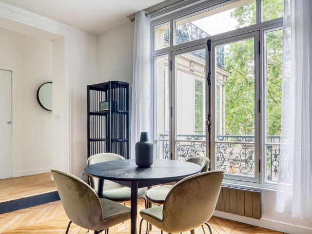 Charming 2 Bedroom Retreat in Paris, Paris Amsterdam Apartments for Rent