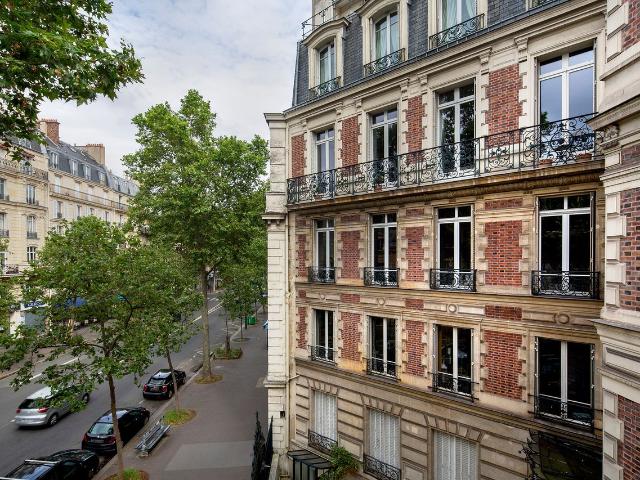 Charming 2 Bedroom Retreat in Paris, Paris Amsterdam Apartments for Rent