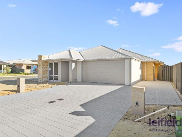 Charming 2 Bedroom Rental Duplex in Ravenswood Your Ideal Home Awaits!
