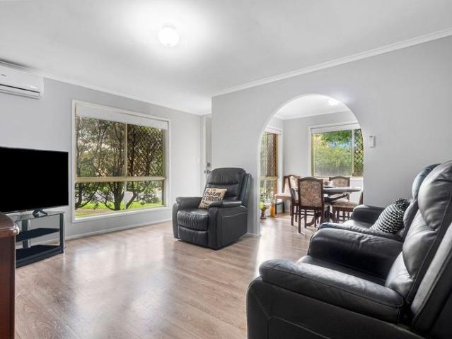 Charming 2 Bedroom Townhouse in Prime Runcorn Location