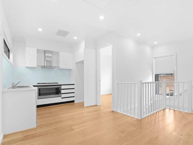 Charming 2 Bedroom Townhouse