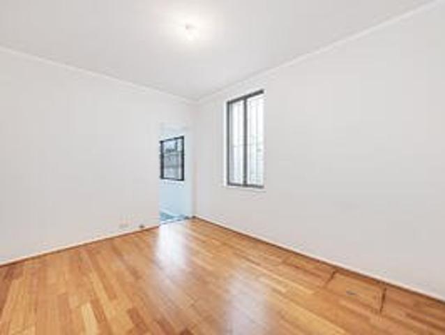 Charming 2 Bedroom Terrace