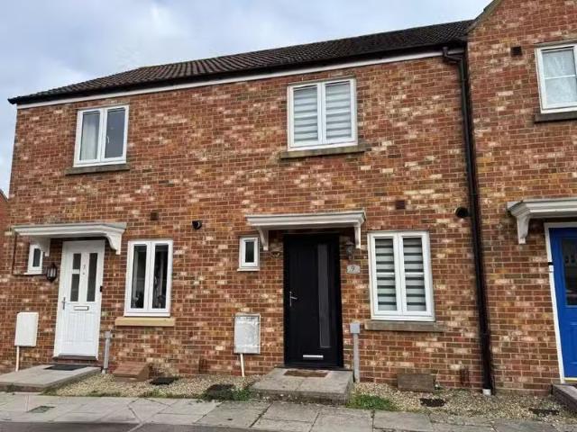Charming 2 bedroom terraced house for rent in Wheat Close, Tro.