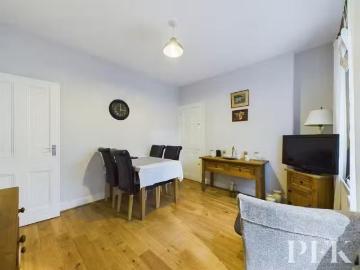 Just in! 2 bedroom terraced house for rent in William Street.