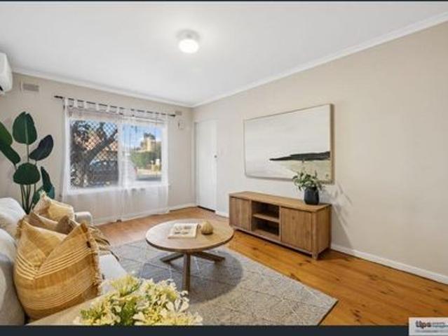 CHARMING 2 BEDROOM UNIT