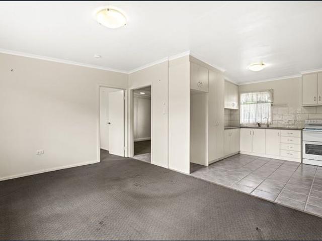 Charming 2 Bedroom unit