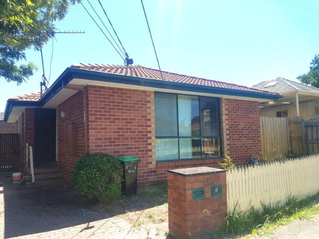 CHARMING 2 BEDROOM UNIT