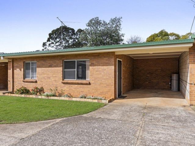 Charming 2 Bedroom unit