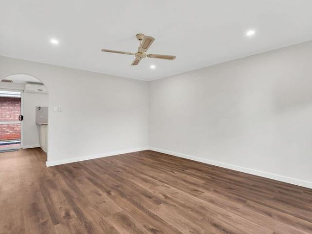 Charming 2 Bedroom Unit with Double Garage in Woodville North