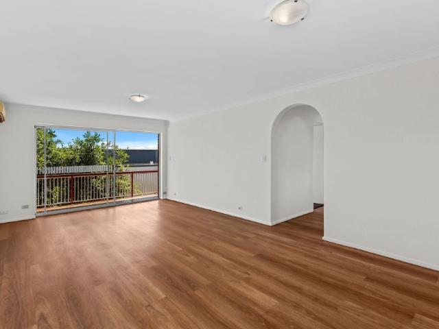 Charming 2 Bedroom Unit in the Heart of Sherwood