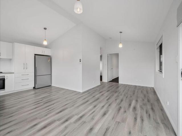 Charming 2 bedroom unit in the heart of Swansea