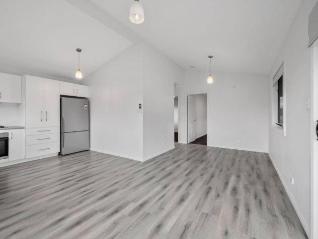 Charming 2 bedroom unit in the heart of Swansea
