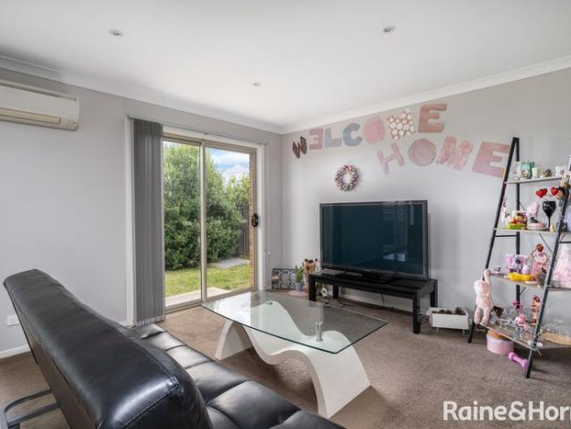 Charming 2 Bedroom Unit in a Peaceful Location