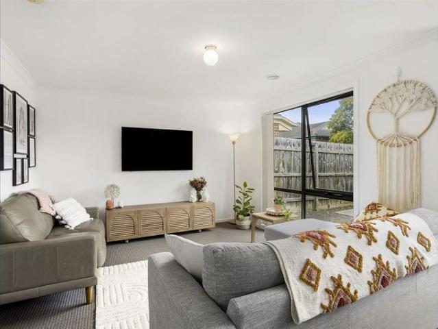Charming 2 Bedroom Unit in a Quiet Hastings Location